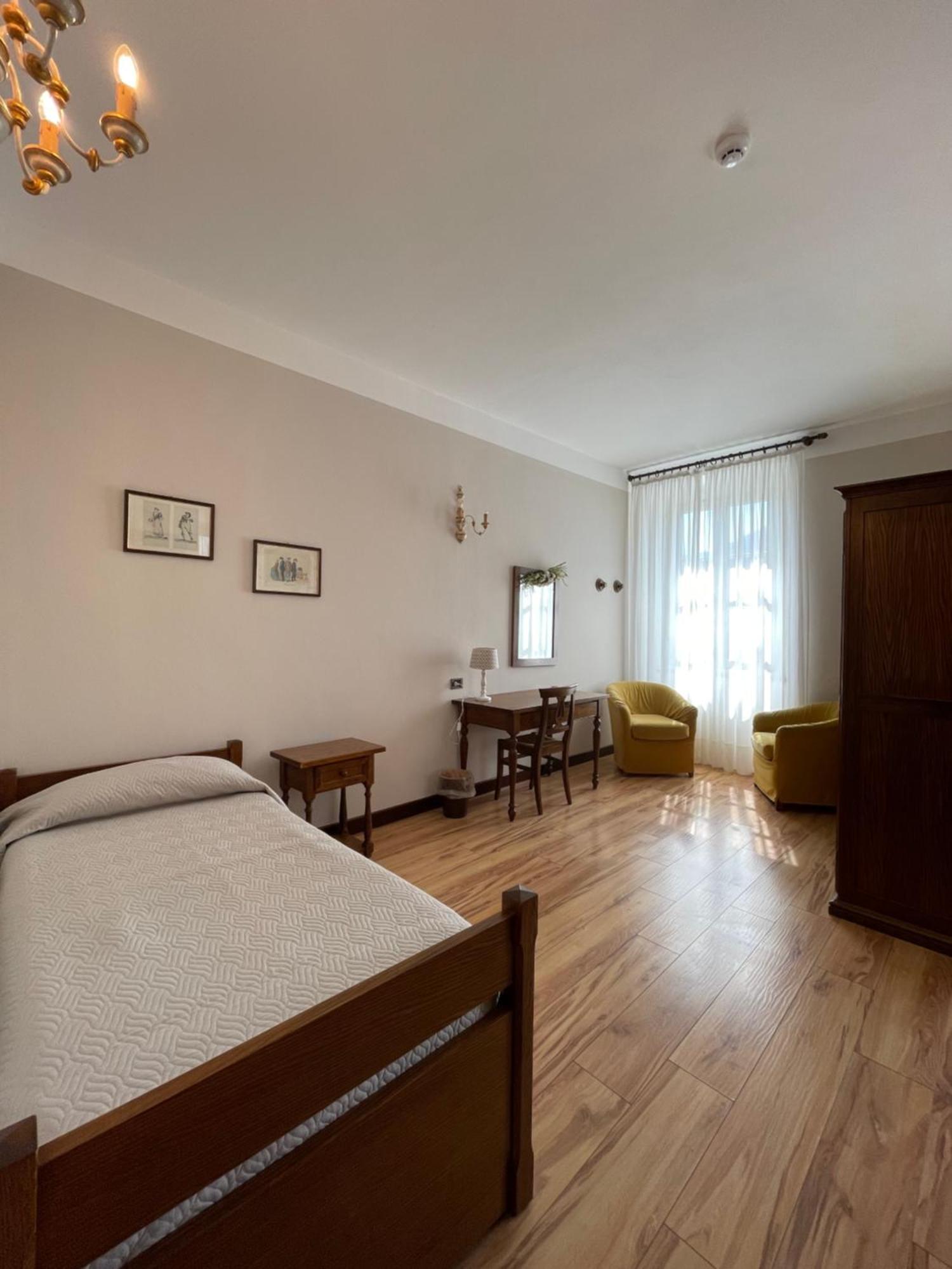 Hotel La Torre Castiglione dʼIntelvi Exterior foto